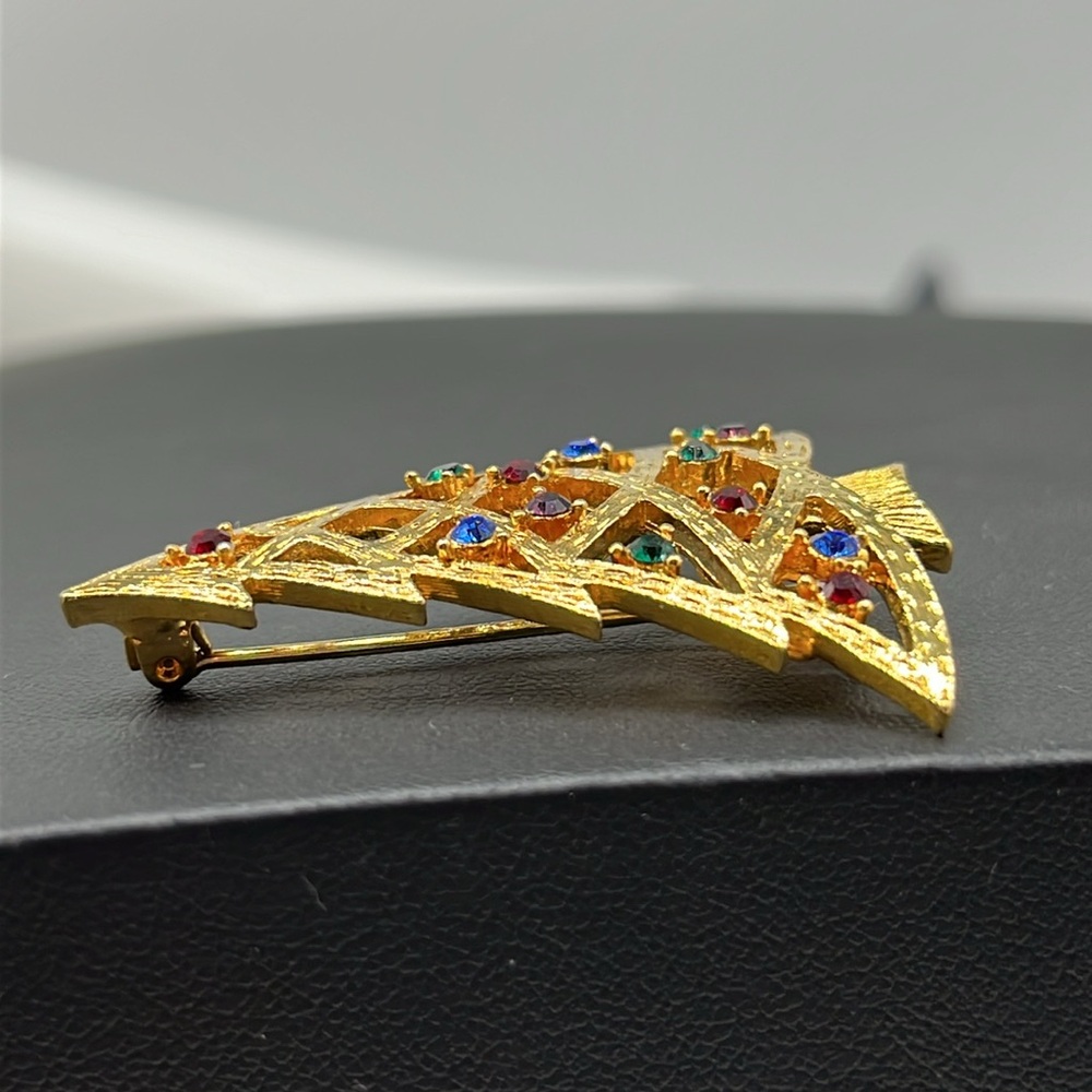 Elegant Vintage Eisenberg Ice Gold Christmas Tree Brooch with Multicolor Accents - Picture 5 of 12